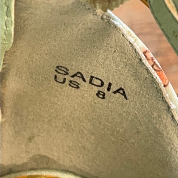 Madison Platform Heels by Shoe-dazzle Size 8 - Picture 8 of 13